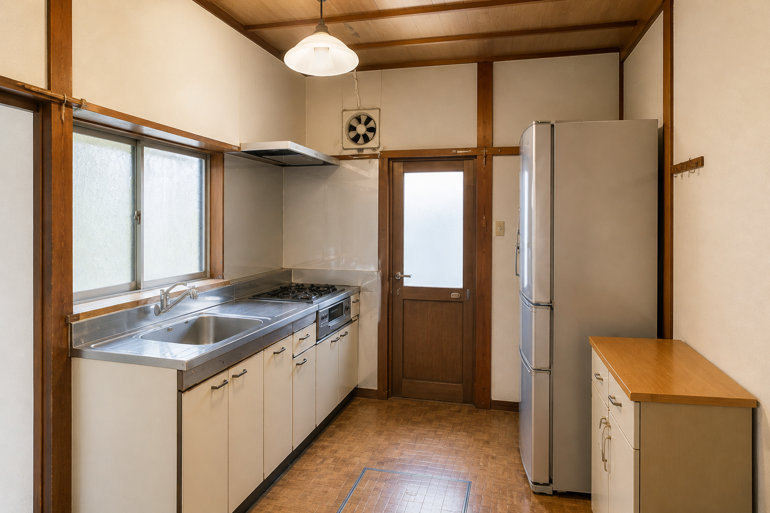 KITCHEN Before